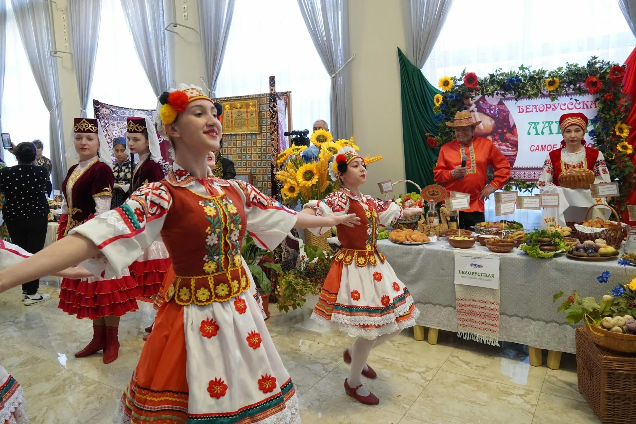 Фестиваль национальных культур. Национальнь булерусы. Пройдет фестиваль национальных культур. Пройдет фестиваль национальных культур. Пройдет фестиваль национальных культур.