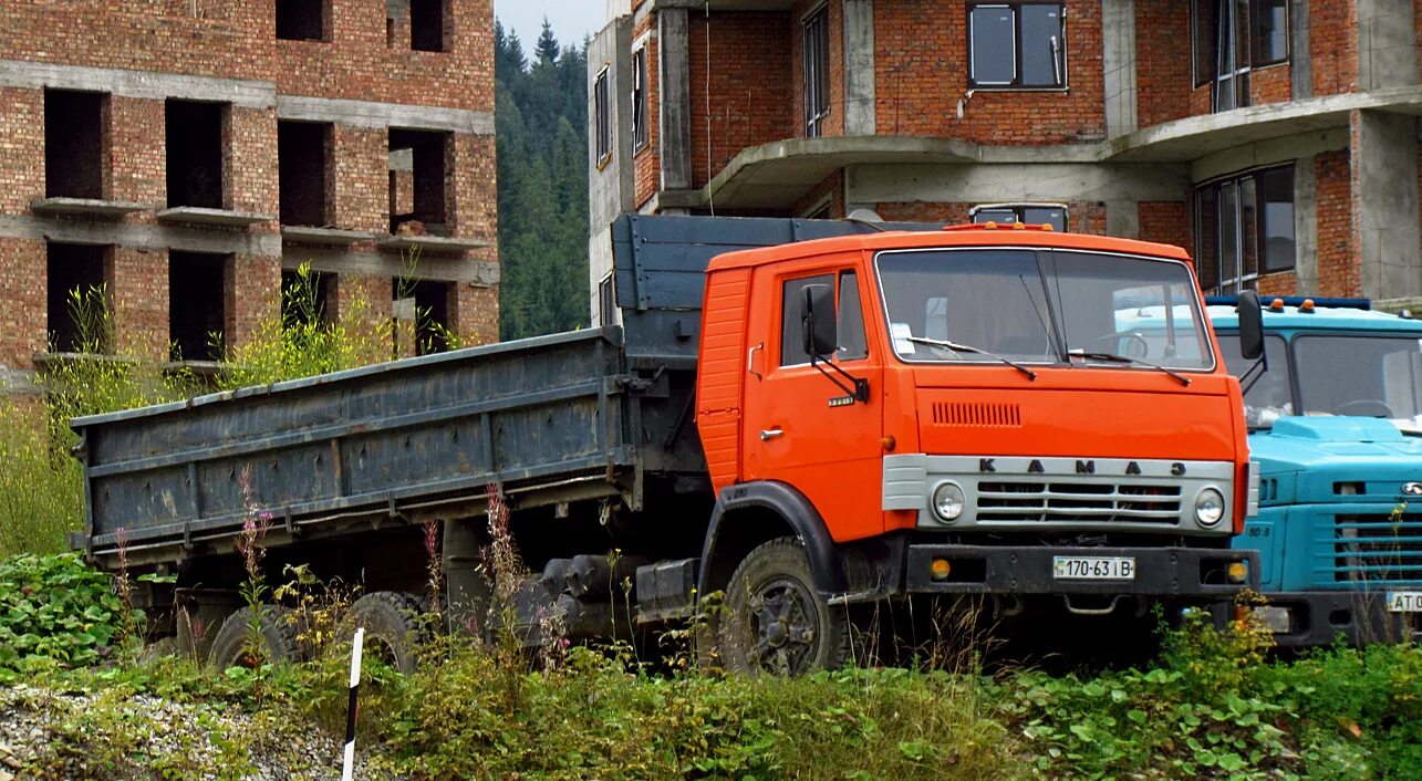 Купить старый камаз. КАМАЗ 55102 самосвал. КАМАЗ колхозник 55102. КАМАЗ 55102 СССР. Самосвал тягач КАМАЗ 55102.