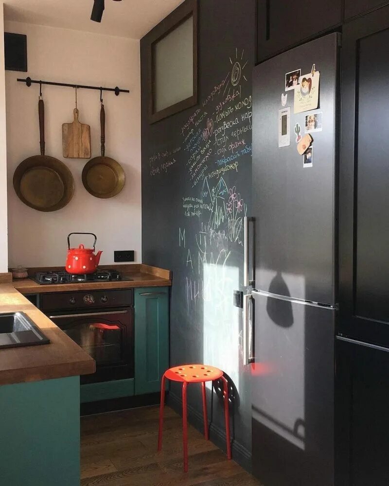 Сочинение двенадцать месяцев. Идея двенадцати. Сервировка стола вид сверху. Сочинение на тему сказка двенадцать месяцев. Основная идея поэмы двенадцать.