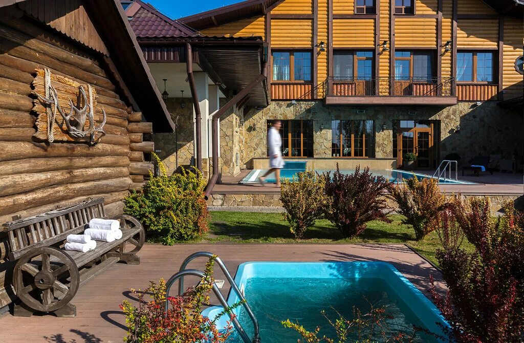 Турбаза солнечная лужский район. Турбазы около. Турбаза сосенки самара. Эко отели пермского края. Муранка самарская область турбазы.