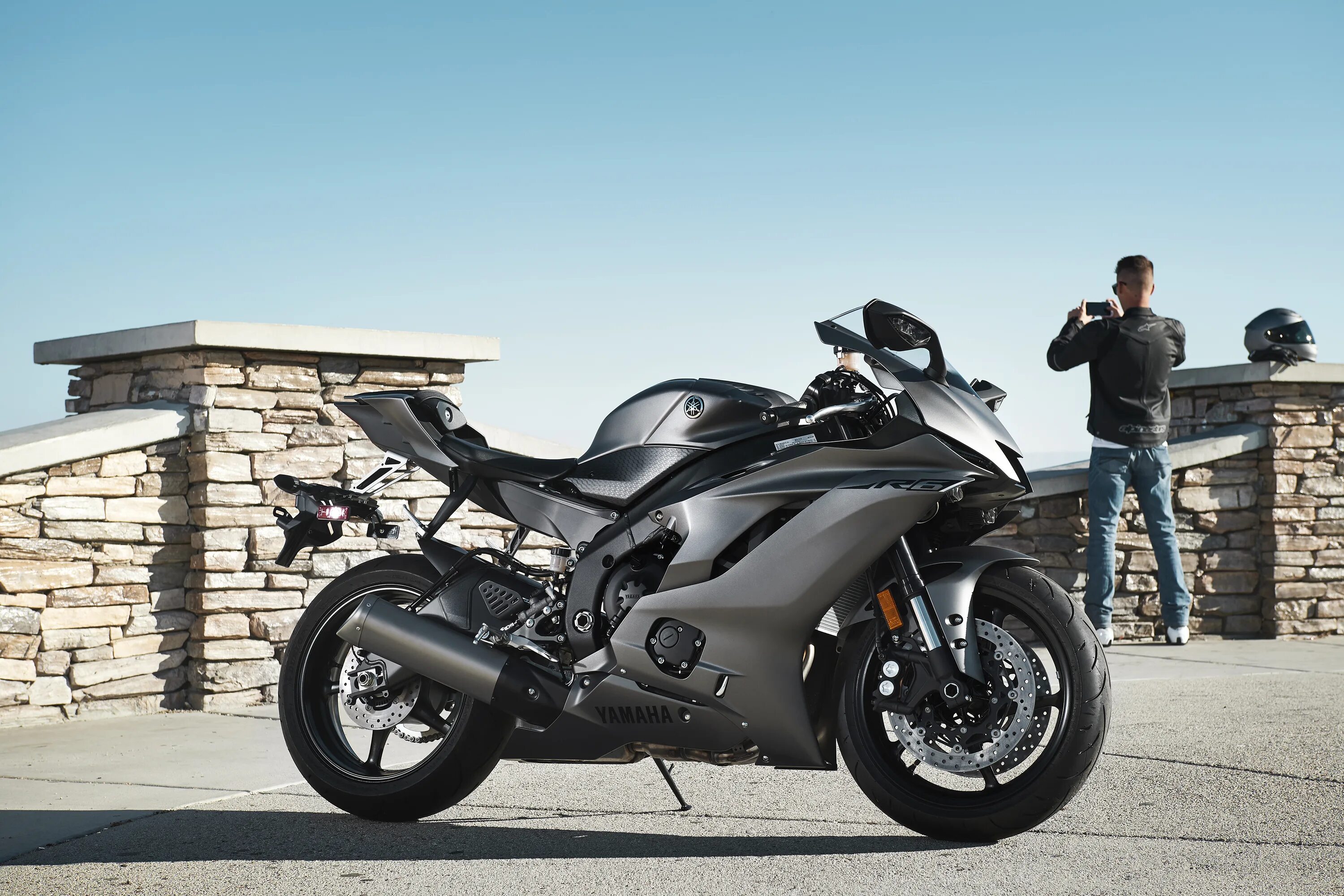 R6 c