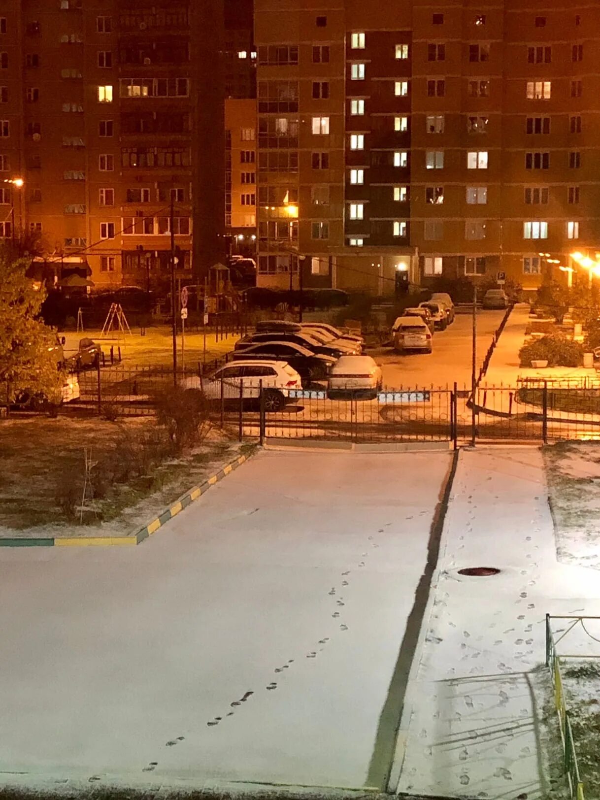 Снегопад свердловская. Снегопад в екатеринбурге сегодня фото. Снегопад в екатеринбурге. Заснеженный екатеринбург. Снегопад свердловская.