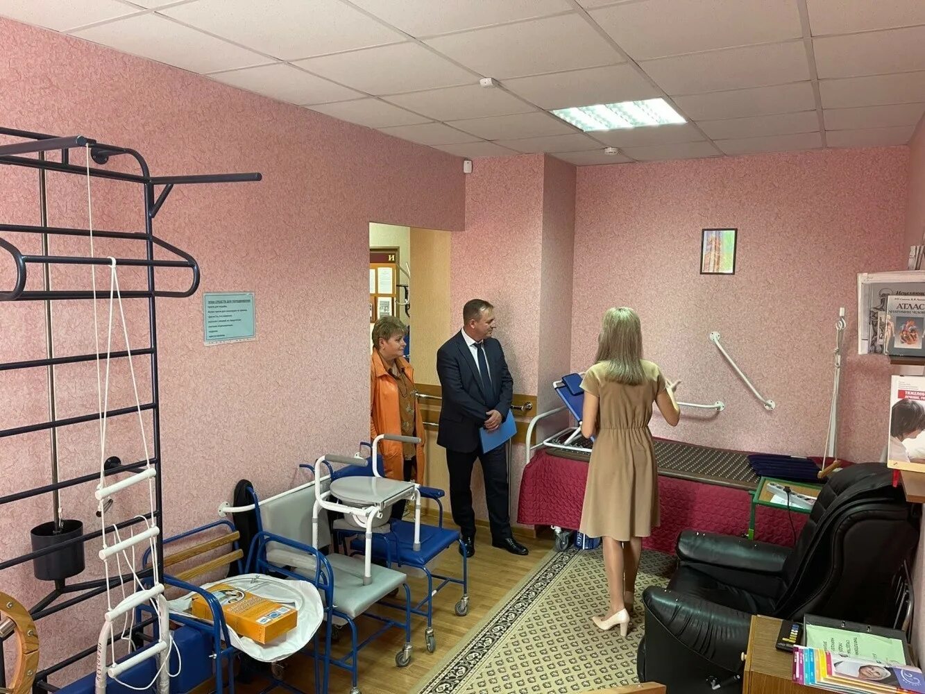 Кцсо новодвинск. Комплексный центр социального обслуживания населения г барнаула. Барнаул комплексный. Центра социальной поддержки населения омск. Кгбусо кцсон документы.