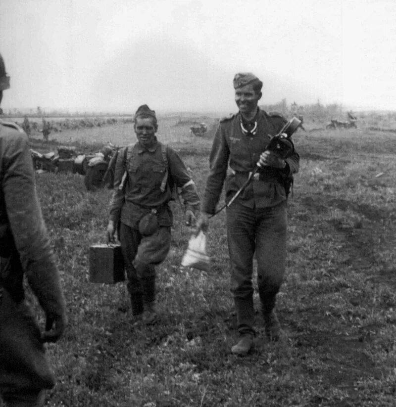 Хиви в вермахте. Хиви великая отечественная война. Коллаборационисты, «хиви». Хиви в вермахте. Солдаты вермахта и хиви.