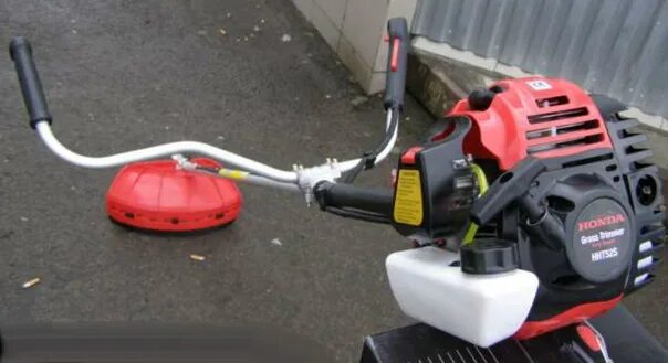 Бензотриммер honda 4-х тактный. Триммер бензиновый хонда 4х тактный. Триммер хонда 4. Бензотриммер хонда 4 т. Триммер четырехтактный хонда.