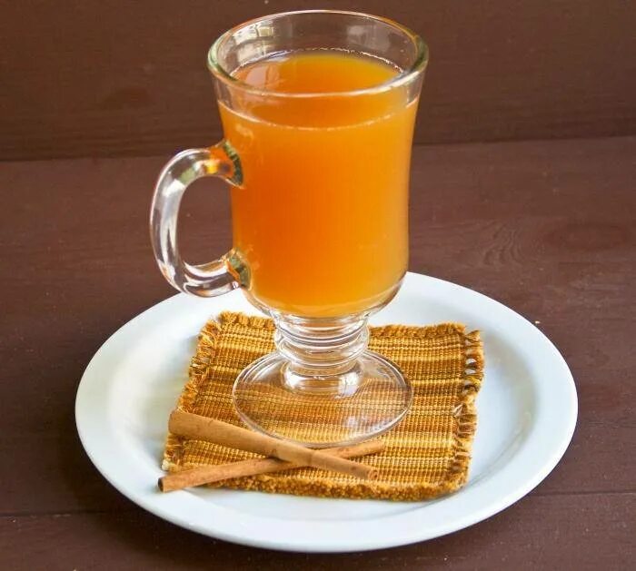 Старинный русский напиток сбитень. Сбитень алкогольный псков. Хмельной сбитень. Сбитень и медовуха. Сбитень рецепт.