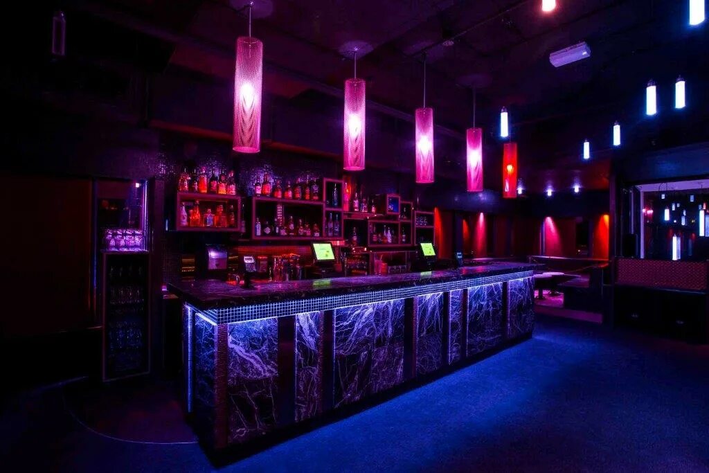 Несколько школьных клубов. After the club. Клуб мажор. Empty club. Клубная жизнь киева.