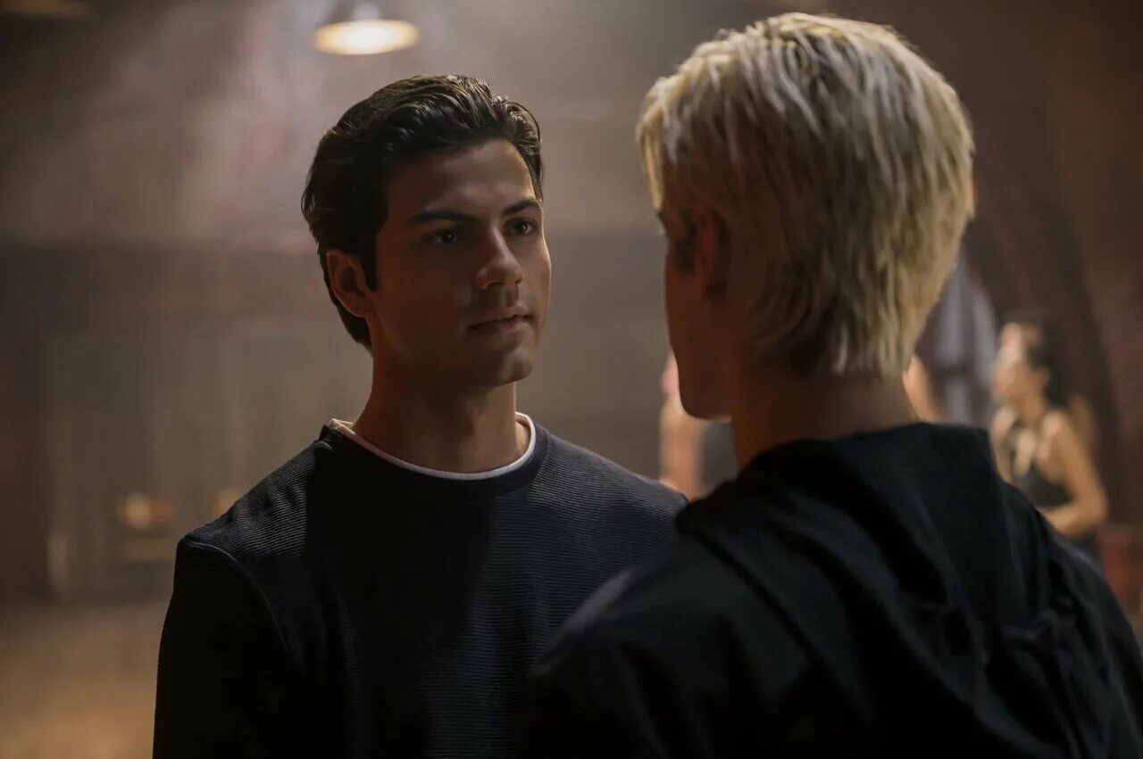 Хрупкий герой. Харрисон гилбертсон 2020. Ланселот арт фэнтези. Стефано висконти хрупкое. Стефано висконти арт.