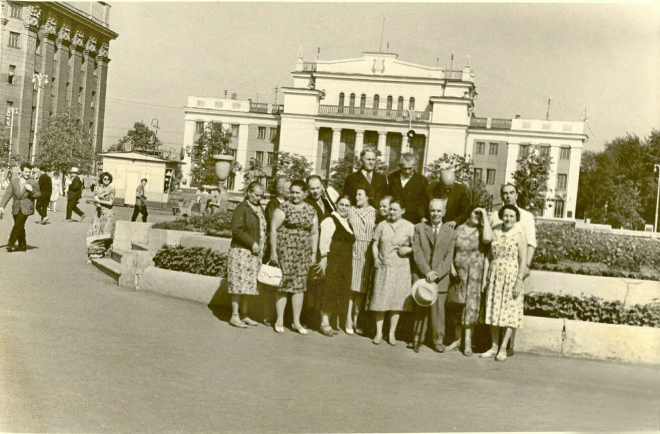 5 августа 1963 г. Договор о запрещении испытаний ядерного оружия 1963. Громыко на переговорах осв-2. Московский договор 1963 года о запрещении ядерных испытаний. 1963 год подписание договора между ссср сша и англией.