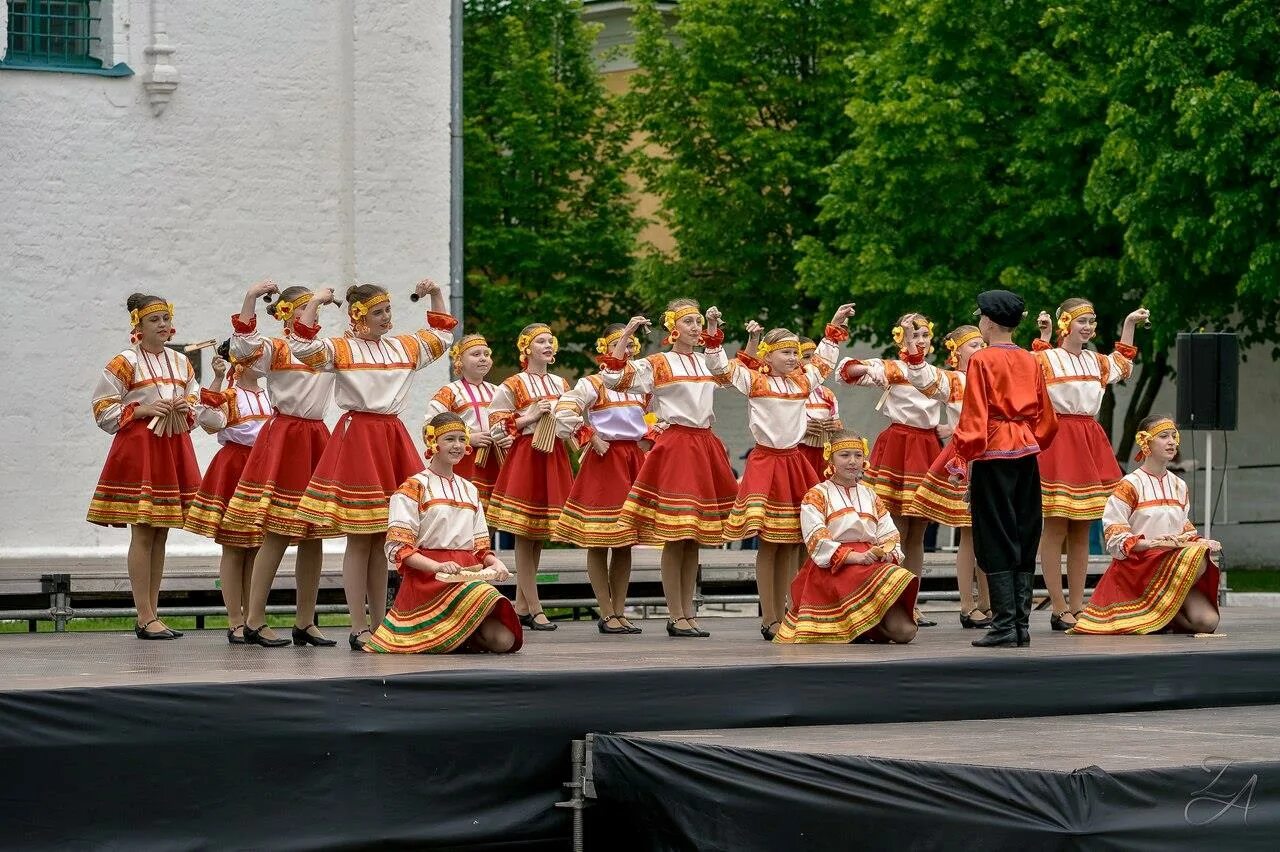 Ансамбль Юность Барнаул. Народный ансамбль Юность Жуковский. Хореографический ансамбль Юность. Ансамбль Юность Москва.