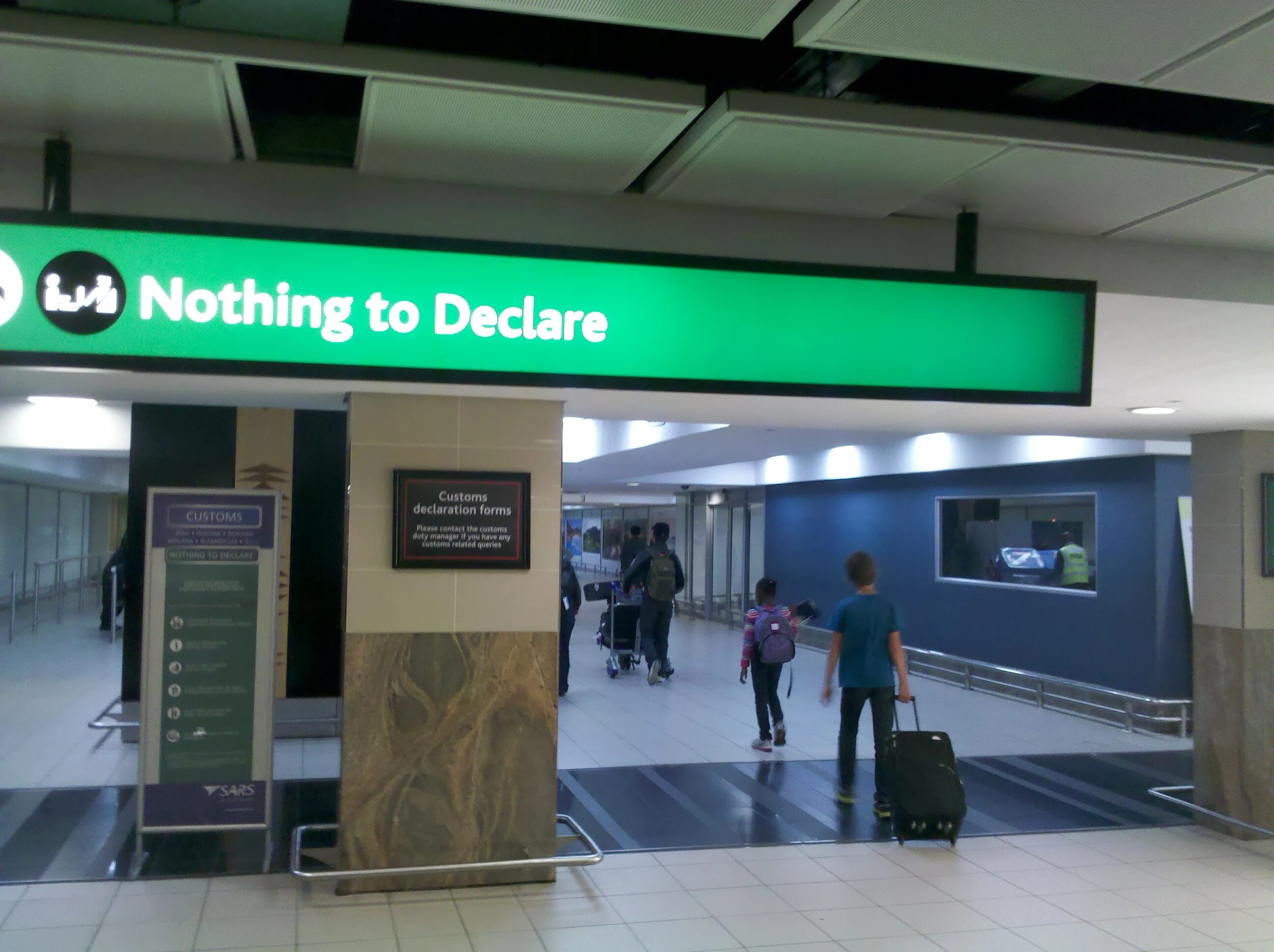 Nothing переводчик. Nothing to declare. Нотхинг. Nothing to declare табличка. Что значит nothing to declare.