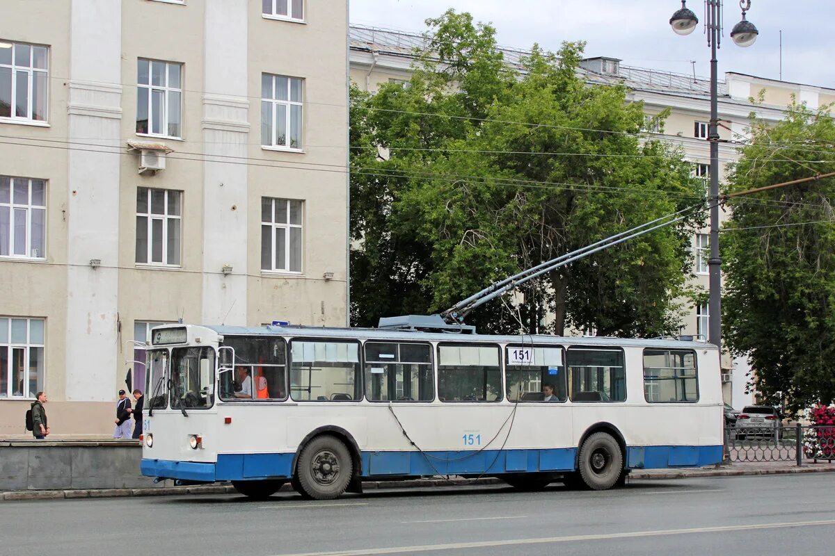 Троллейбус авангард. Низкопольные троллейбусы. Троллейбус с автономным ходом белкоммунмаш. Зиу 9 троллейбус екатеринбург. Екатеринбург тендер троллейбусы.