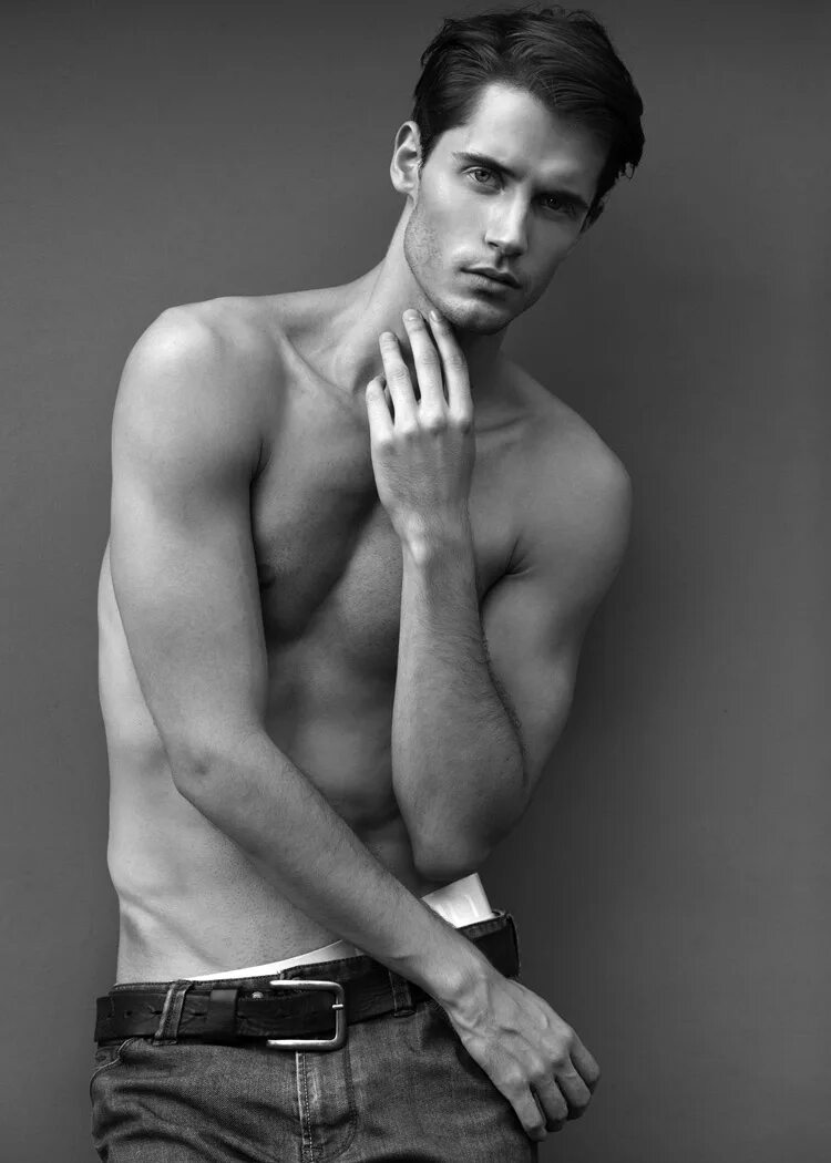 Francisco lachowski 2023. Пабло мораис. Модель wouter peelen. Модель джон кортахарена. Чика модель мужчина.