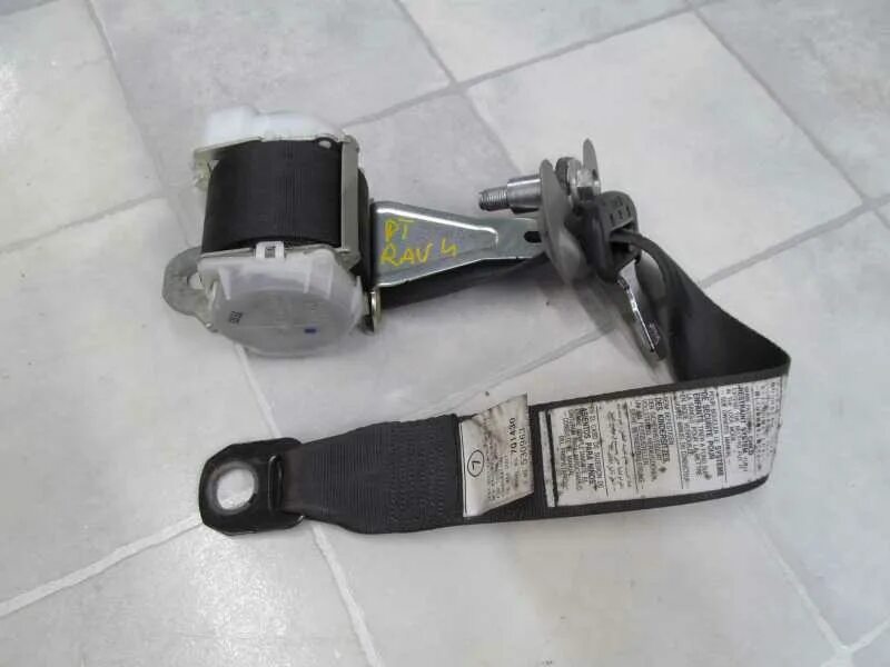 Рав 4 3 ремни. Приводной ремень тойота рав 4. Рав 4 3 ремни. Задний ремень у рав4. Ремни безопасности на рав 4 2023.