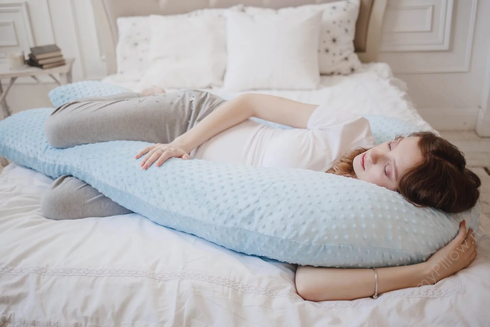 Какую выбрать подушку для сна взрослым. Подушка для беременных. Удобная подушка. Подушка для беременных для сна. Наволочка для подушки для беременных.