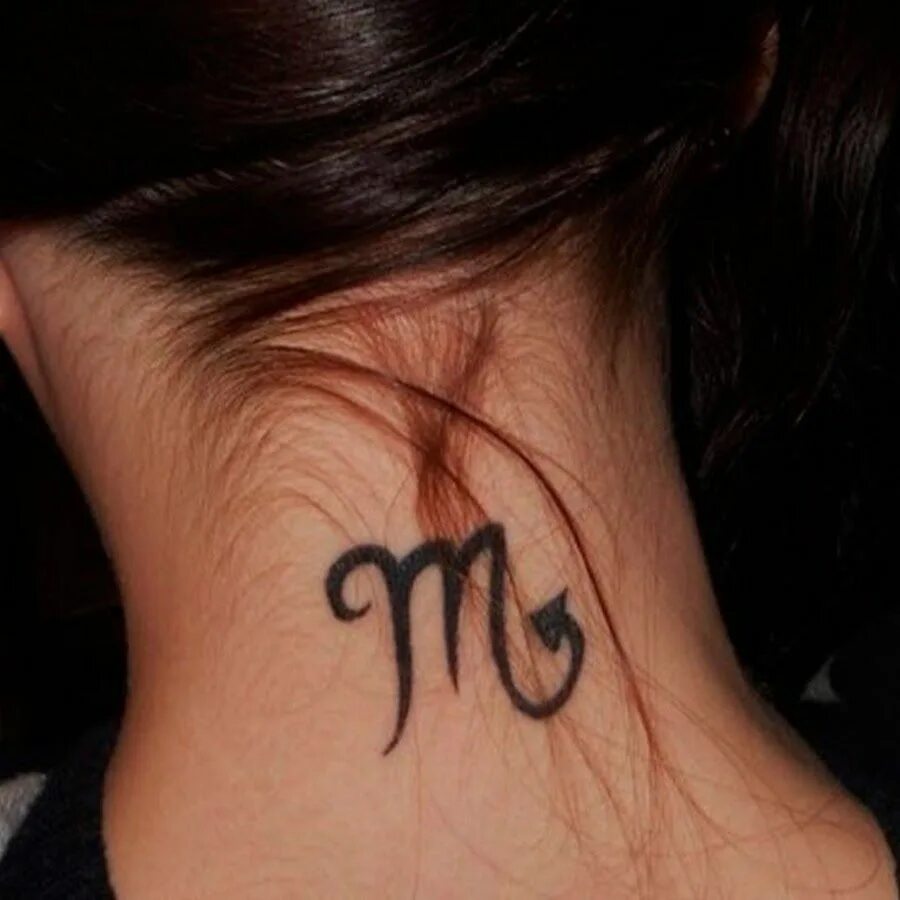 Буква м красивая. Аватарка с буквой м. Девушки буквой м. Красотки с именами. Тату буква v.