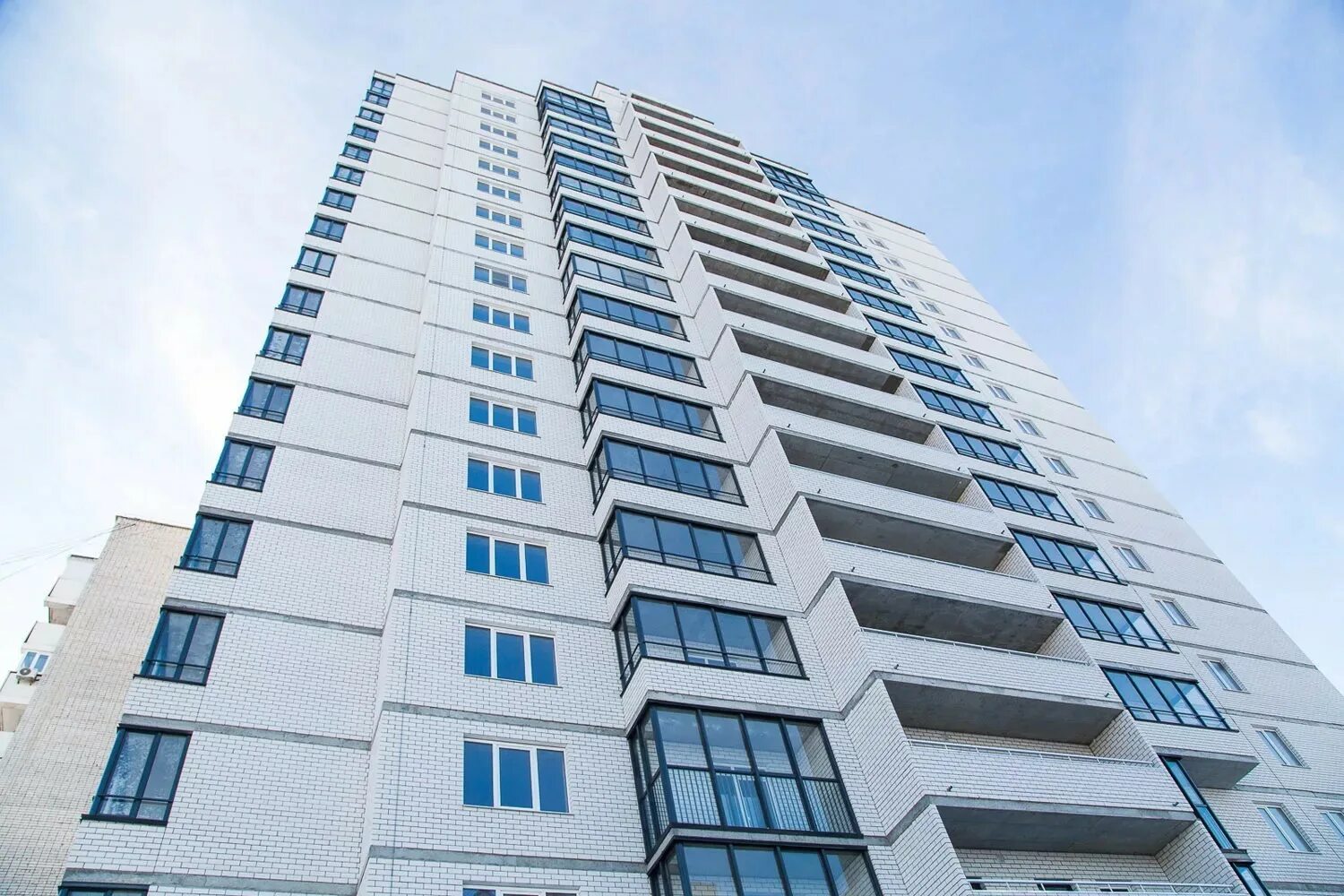 вторичное жилье. жилое помещение вторичном рынке. вторичка дом. вторичный рынок жилья. москва ул космонавтов 10.