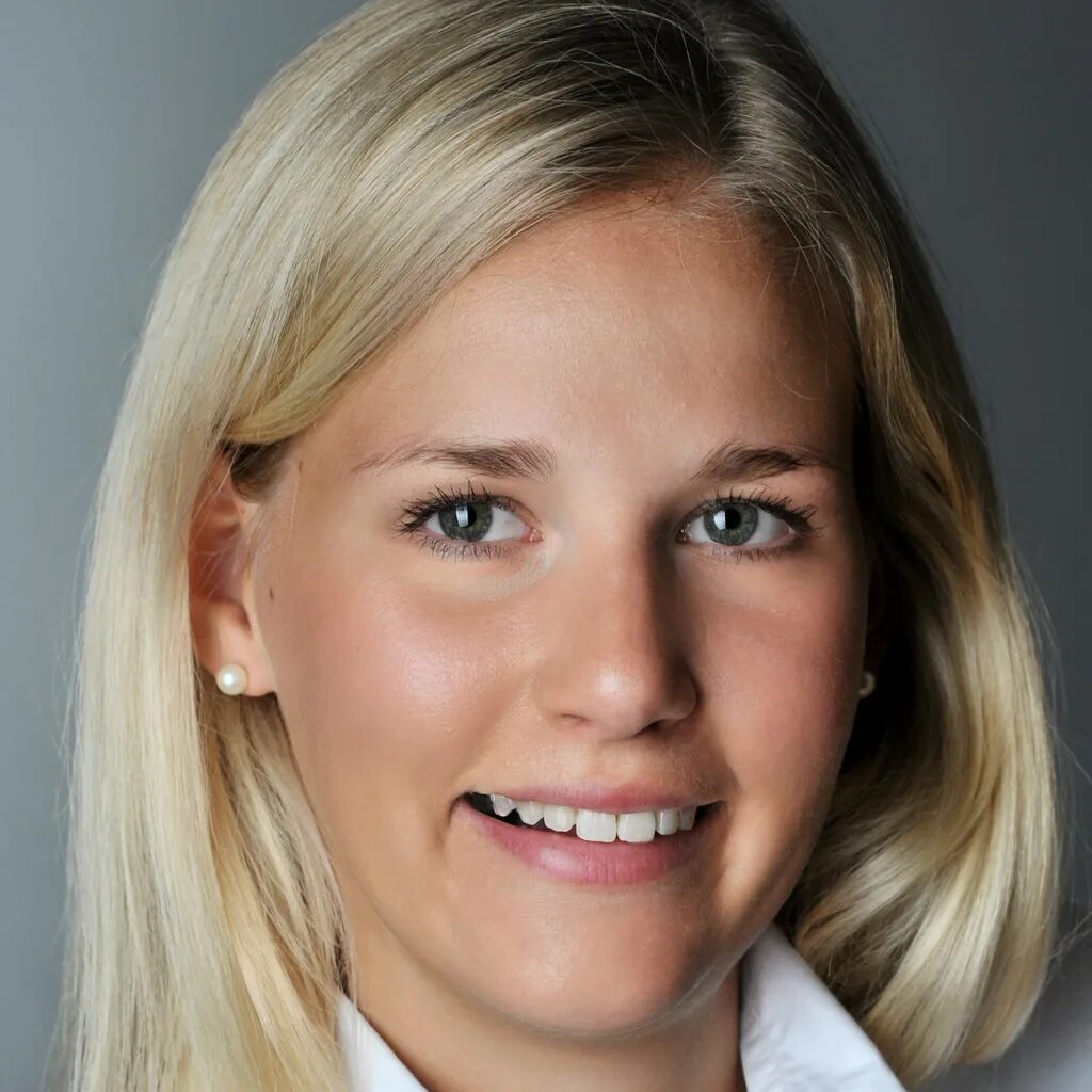 Вербок анна лена фото Germany warns Russia of 'high political and economic price' if it moves against