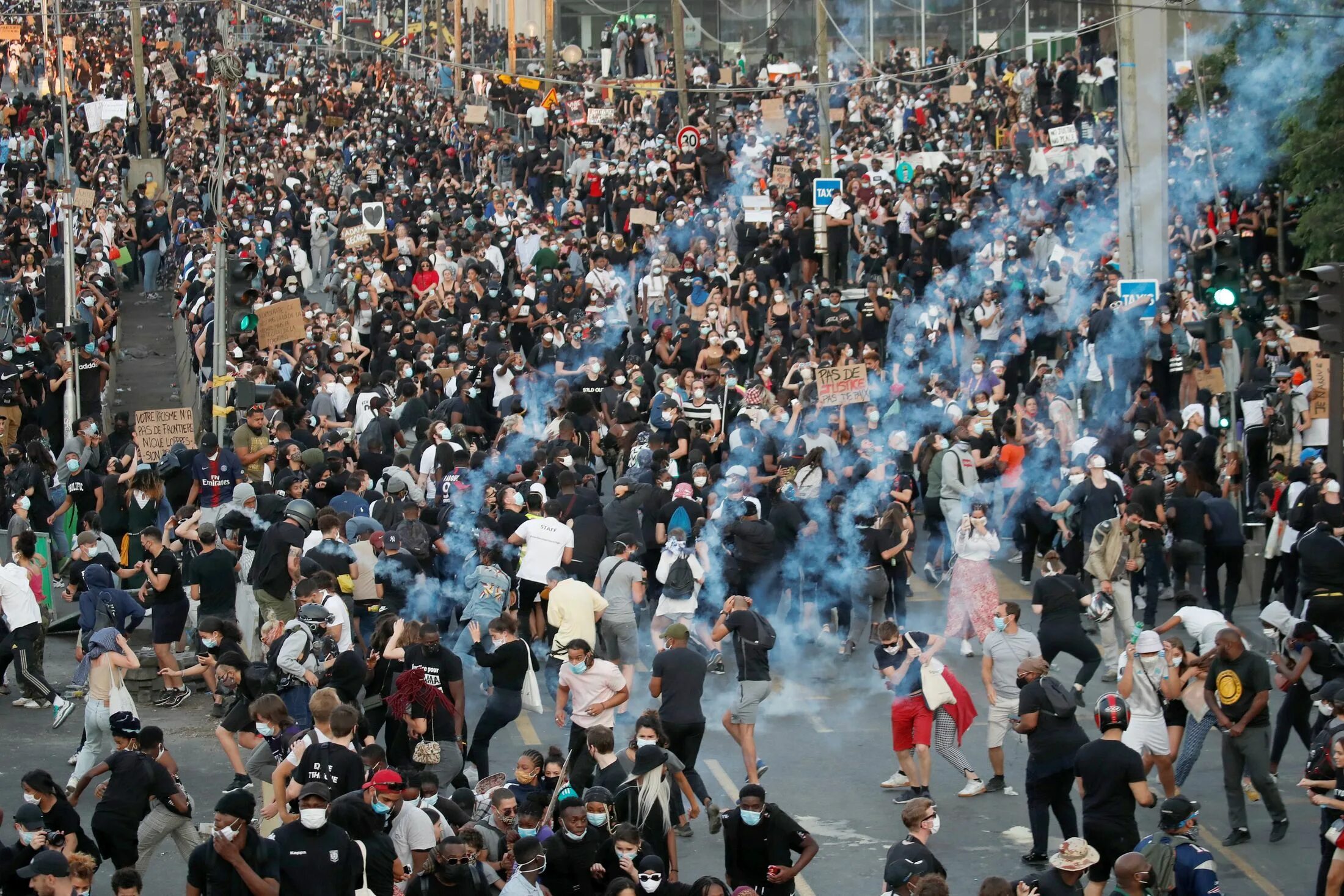 Митинги во Франции 2022. Общественные беспорядки. Массовые протесты. Протест против общества