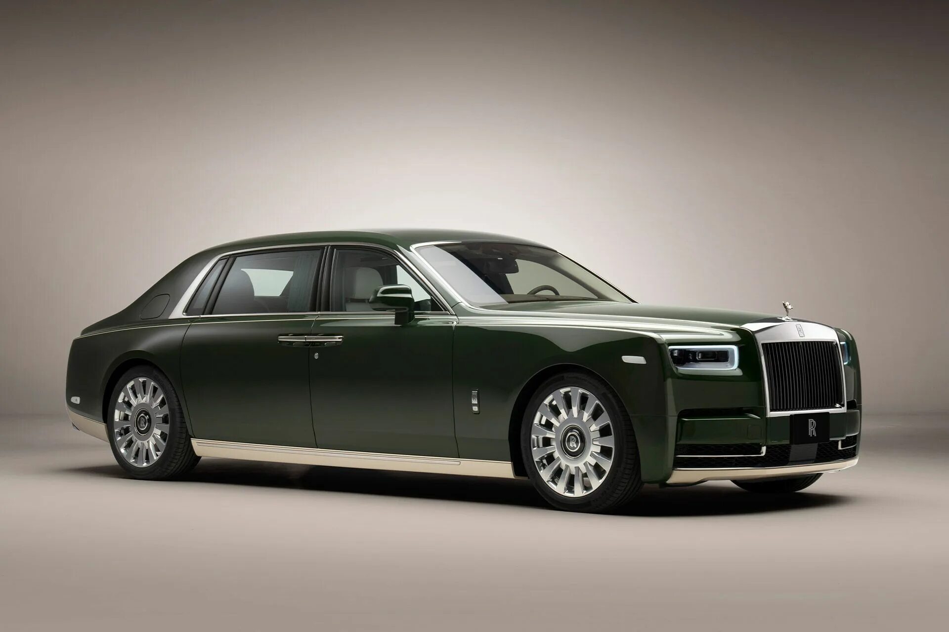 1 rolls royce. Rolls Royce Phantom 2022. Rolls Royce Phantom 2021. Rolls Royce Phantom EWB 2021. Rolls Royce Phantom Hermes.