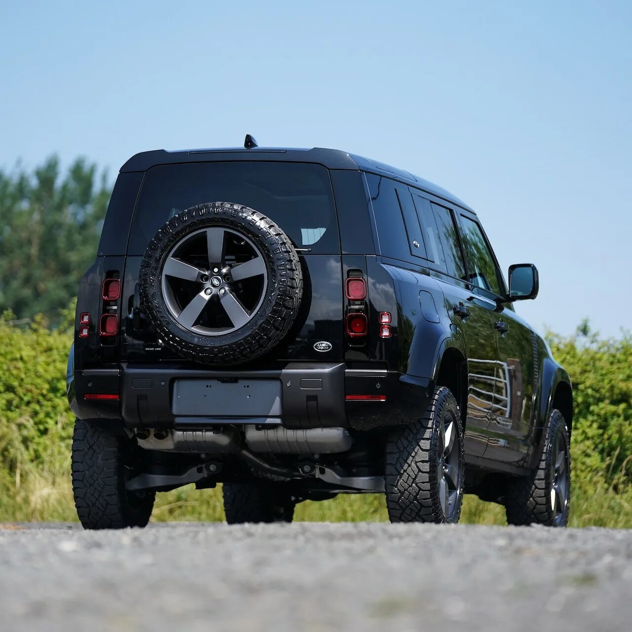 Дефендер спортс ру. Ленд Ровер Дискавери Дефендер 2020.