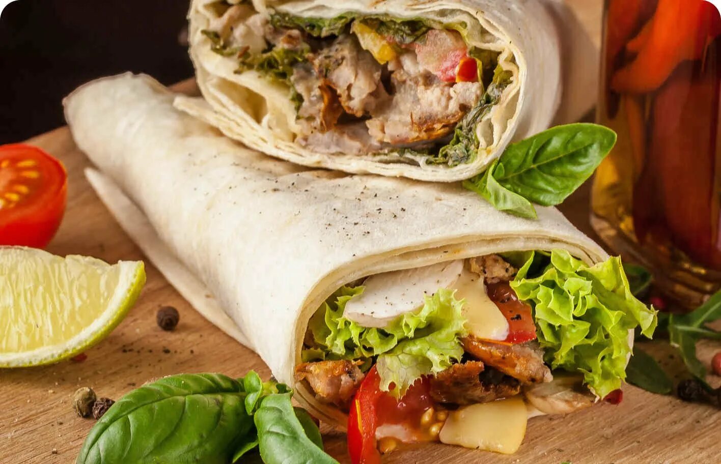 Фахитос шаурма. Пита Сабих. Shawarma Доннер. Шаурма шаверма Донер. Шаурма кск