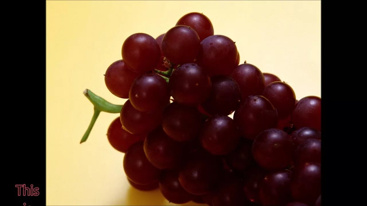 Ягода коричневого цвета. Ягоды коричневого цвета. Блюда из винограда. Коричневая ягода с косточкой. Виноград Wallpaper.