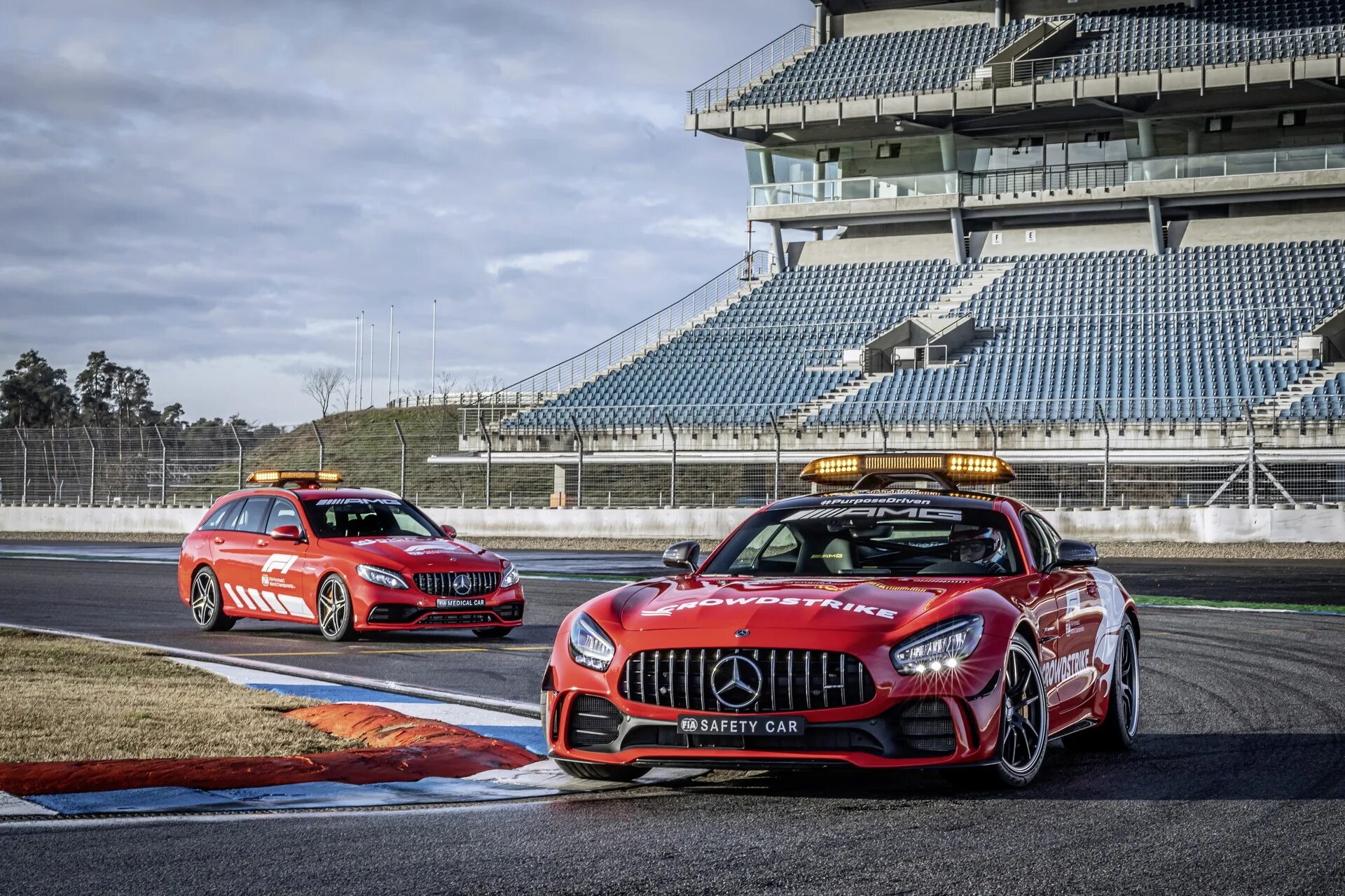 Автомобиля v 1. Mercedes AMG gt f1 Safety car. Mercedes AMG gt r Safety car f1. Mercedes Safety car AMG 2021 f1. Safety car f1 2021 Mercedes.