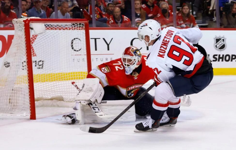 Нхл видео лучших голов. Юханссон Вашингтон НХЛ. Овечкин Washington Capitals Florida Panthers. Хоккей Вашингтон Овечкин. Овечкин и Кузнецов Вашингтон.