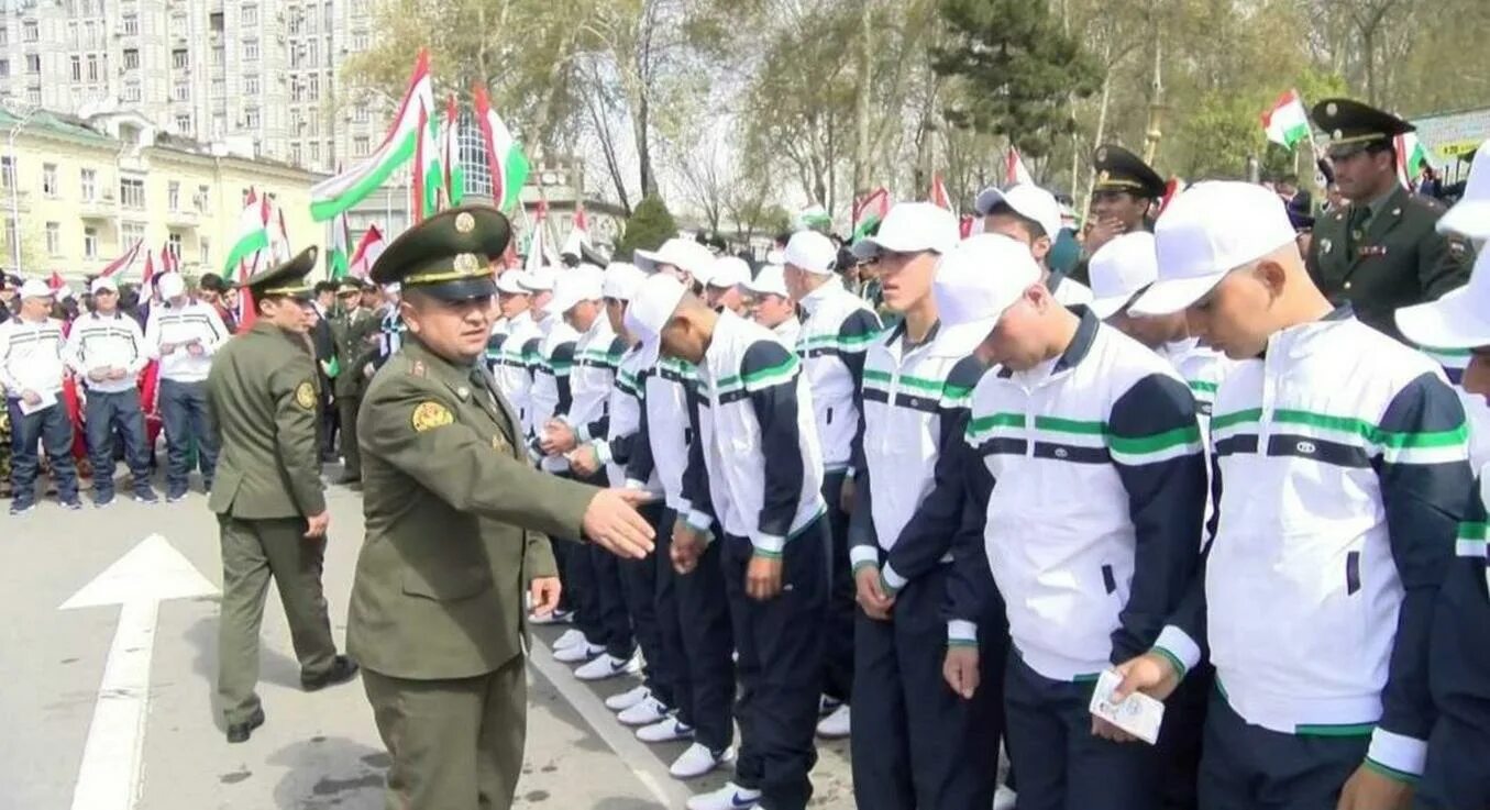 Таджиков призывают. Служба в армии Таджикистана. Военный призыв в Таджикистане. Призывники Таджикистана. Весенний призыв в Таджикистане.