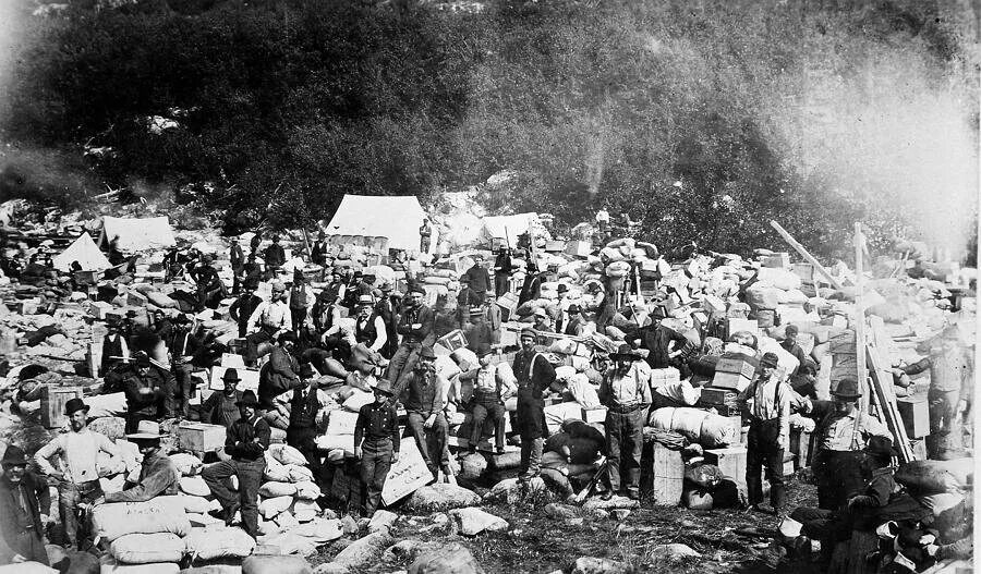 Клондайкская золотая лихорадка аляска. Klondike gold rush. Клондайкская золотая лихорадка аляска. Клондайкская золотая лихорадка. Джек лондон золотоискатели аляска.