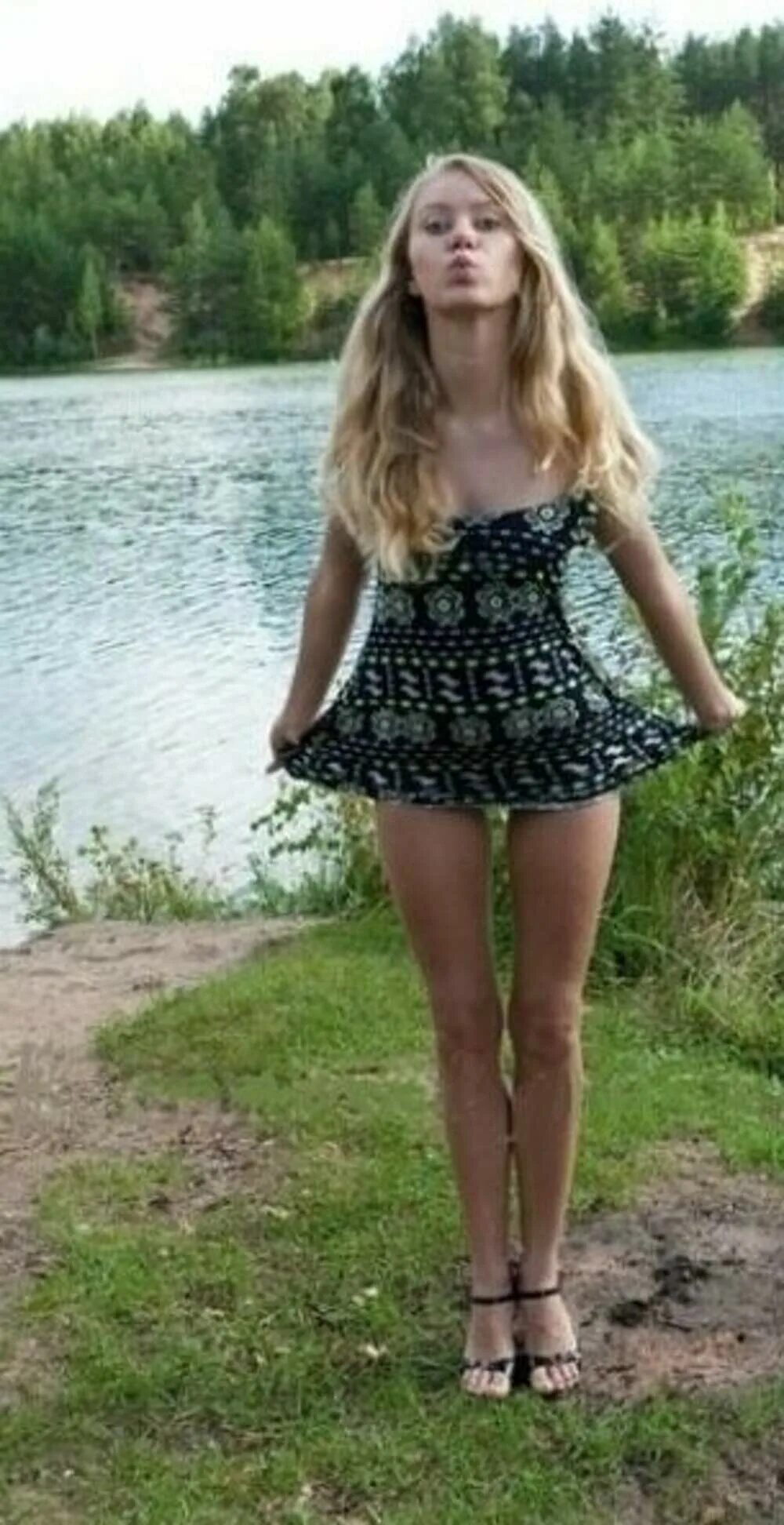 Russian teen new. Красавицы из глубинки. Красивая девушка из села. Красотки из деревни. Красивые девушки из деревни.