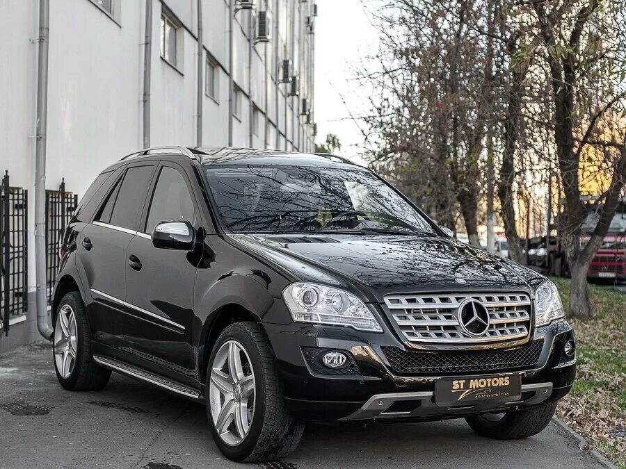 Купить мл 164 кузов. Mercedes ml 164. Mercedes ml w164. Mercedes ml w165. Mercedes ml w164 Рестайлинг.