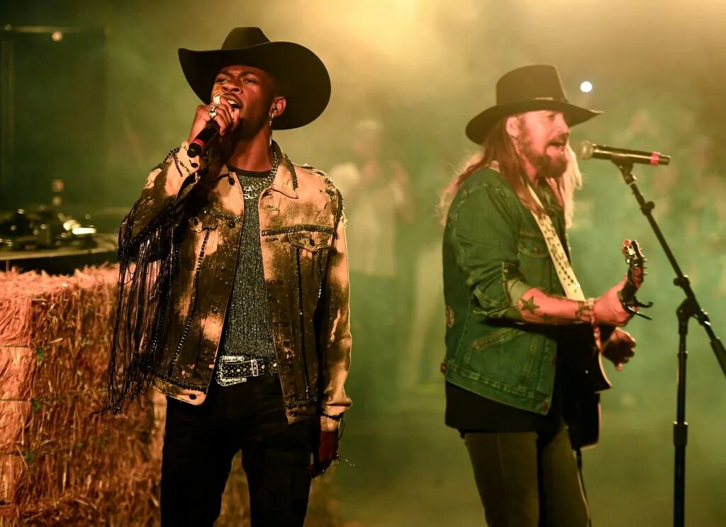 Lil nas x - old town road ft. Billy ray cyrus. Dance and society in america grammy. Lil nas x - old town road (remix) (feat. Lil nas x - old town road ft.