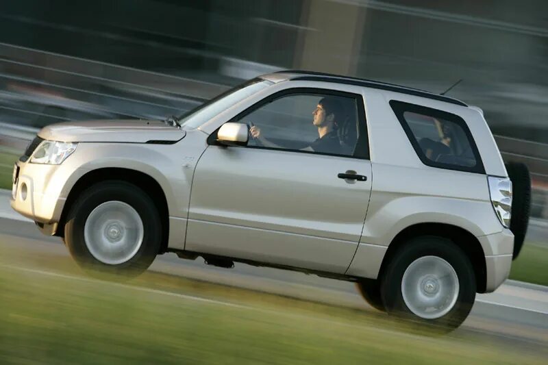 Сузуки витара 3 дверная купить. Suzuki Grand Vitara 3d. Судзуки Гранд Витара 3х дверная. Suzuki Grand Vitara 1. Suzuki Grand Vitara трехдверка.