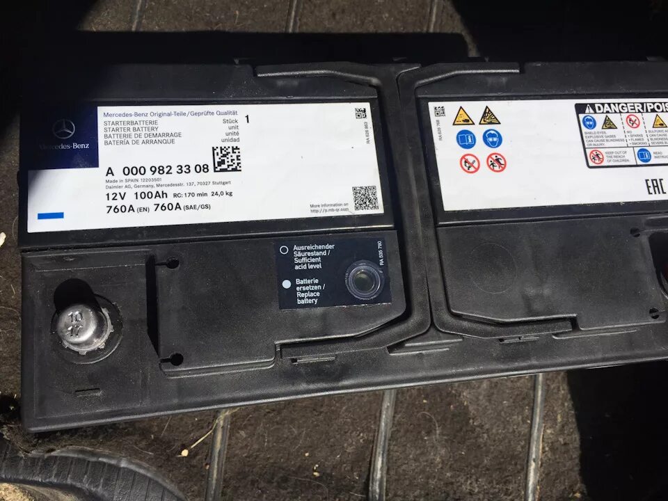 Аккумулятор на мерседес w210 акб. Аккумулятор мерседес w211 e200. Какой аккумулятор должен стоять на мерседес. Дополнительный акб мерседес w211. Мерседес е 2002 аккумулятор.