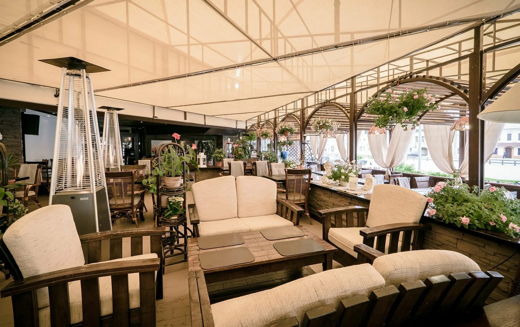 веранда арзамас. кафе веранда апшеронск. веранда джани ресторан. ботанист ресторан москва веранда. веранда у дачи ресторан.