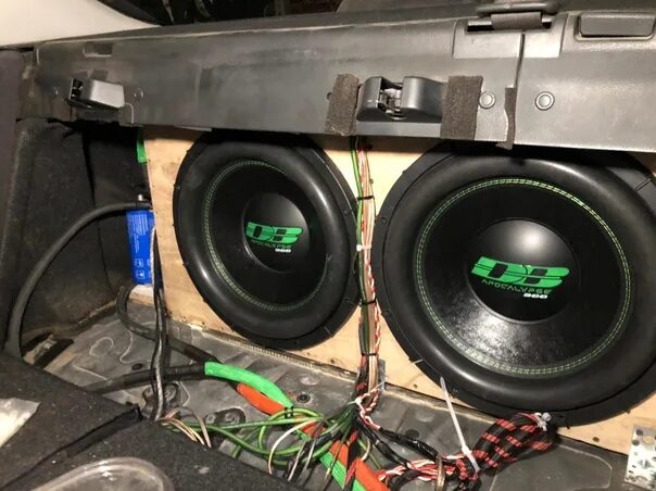 Apocalypse db sa305 d2. Сабвуфер apocalypse деф бонс 12. саб apocalypse db-sa305. деф бонс 300 сабвуфер. сабвуфер деф бонс 305.