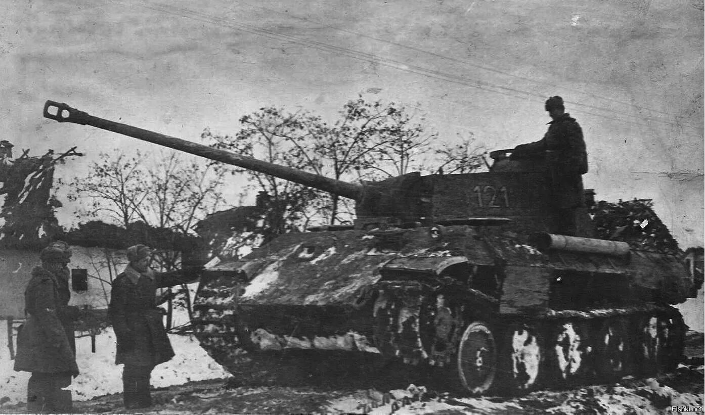 Танк пантера 1944. Т-34 1-Й Гвардейской танковой бригады 1942. Танк пантера 1943 год. Пантера 26 танковая дивизия. Г танковый корпус