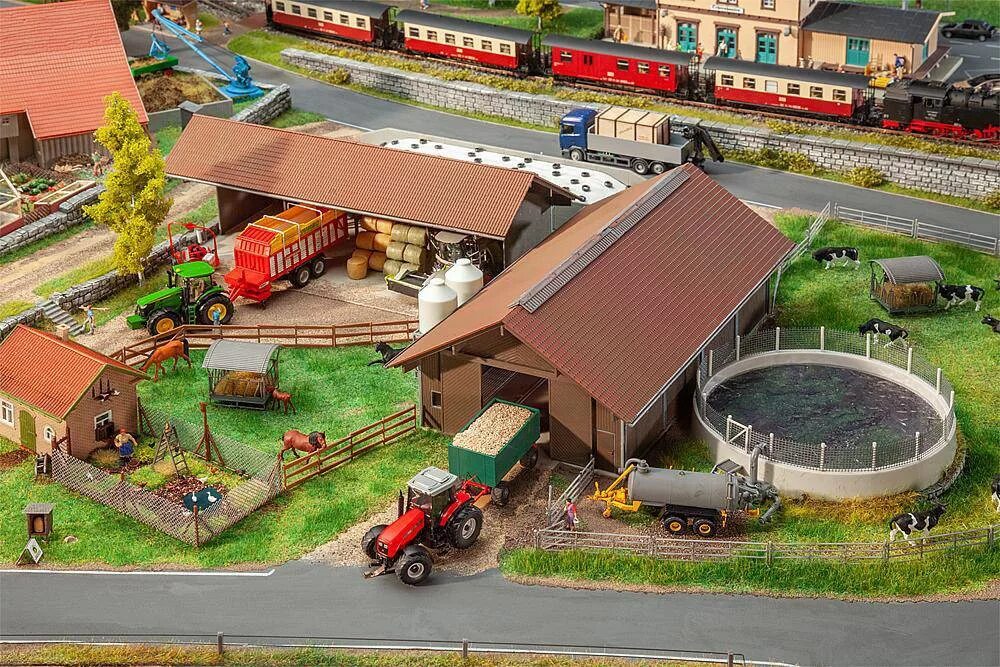 Музей диорама царь макет. Архитектор макет. Гранд макет санкт-петербург здание. Посмотрим макет. Посмотрим макет.