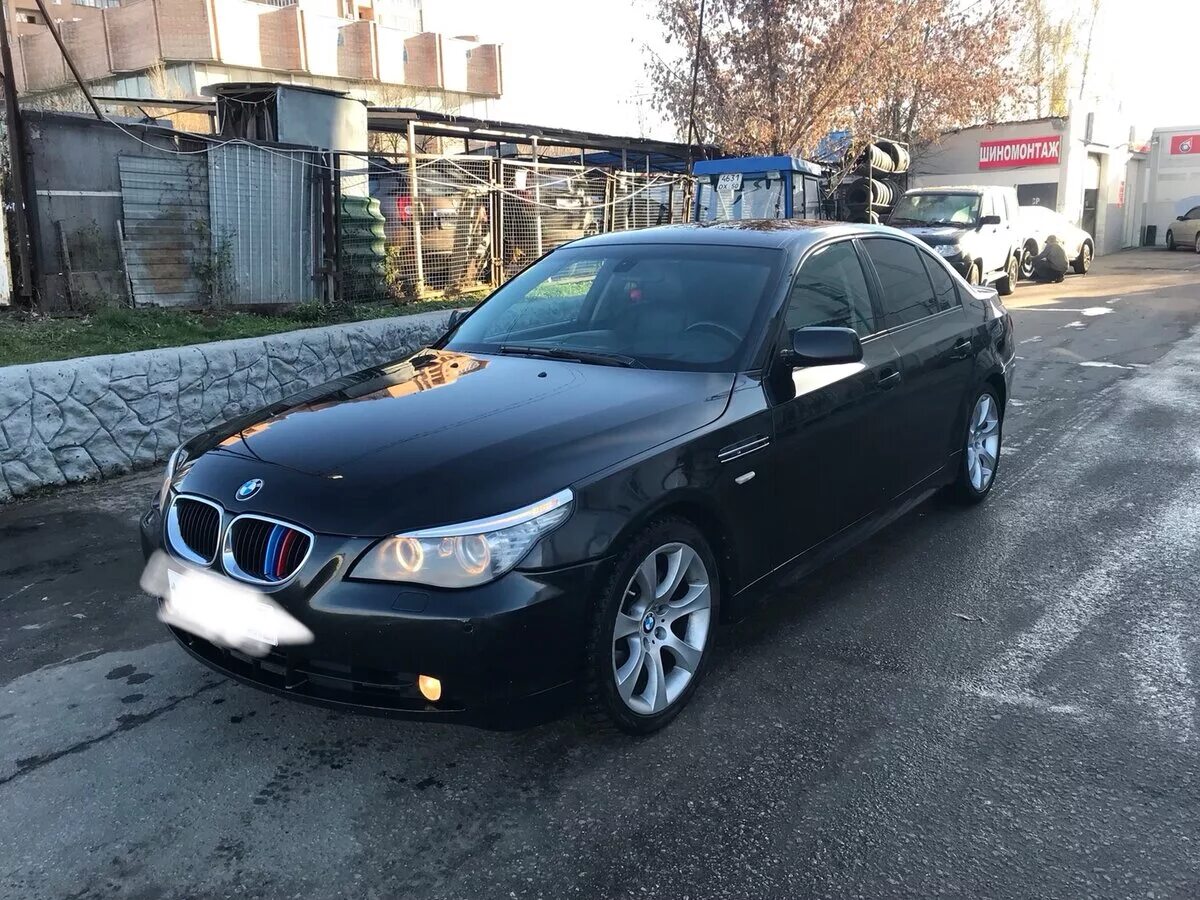 Купить б/у BMW 5 серии V (E60/E61) 530i 3.0 AT (231 л.с.) бензин автомат в Санкт