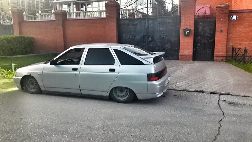 Ваз 2112 на пневме. Ваз 2112 на пневме. Пневма на 2112. Пневма на 2112. Диски под пневму на ваз 2112.