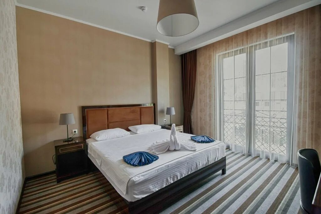 Новый афон отель блэк си. Afon black sea resort отель. Afon black sea resort отель. Айфон резорт блэк сиа. Отель блэк си абхазия.