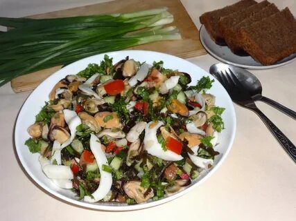 Морской коктейль с овощами