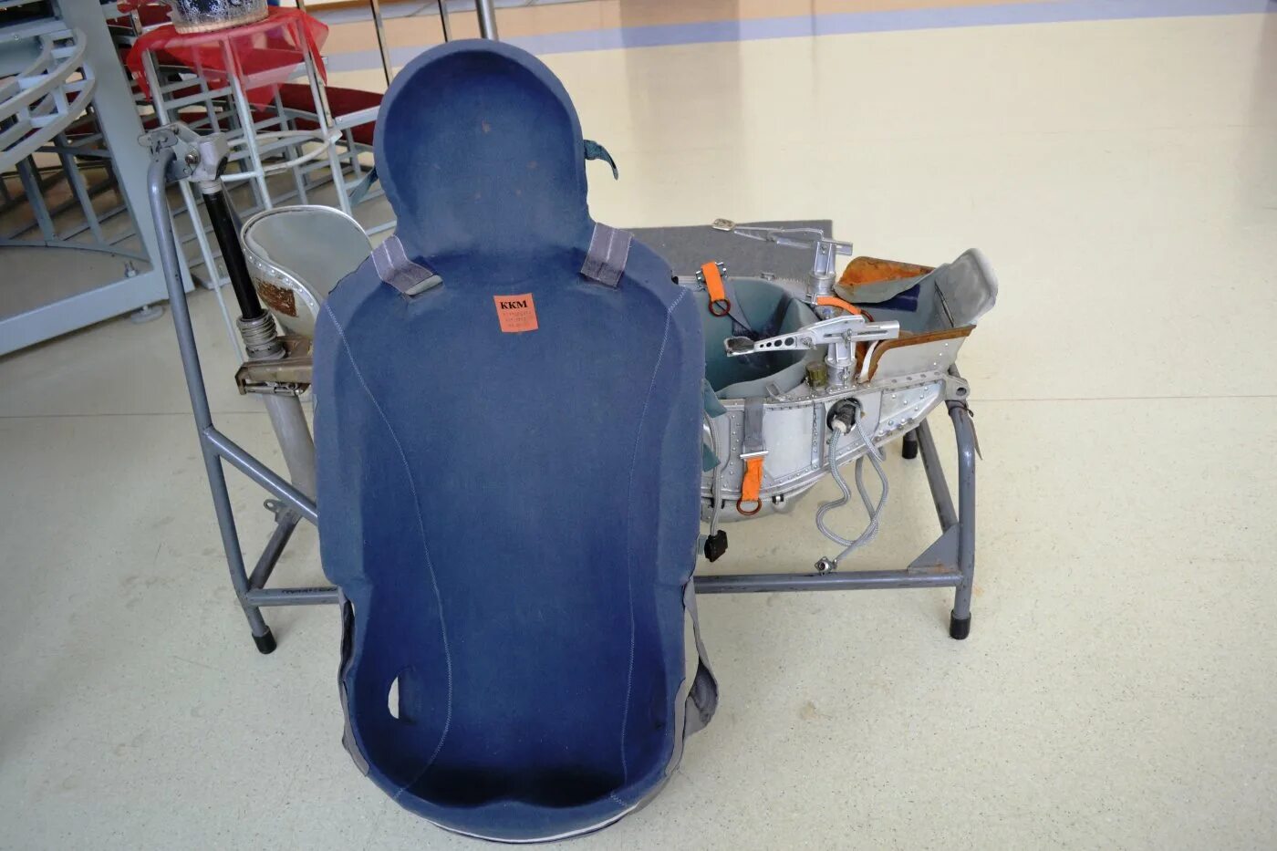 Российский скафандр сокол-м. Кресло казбек ум. Кресло космонавта. Музейно-выставочный центр самара космическая, самара. Космонавт из спутник.