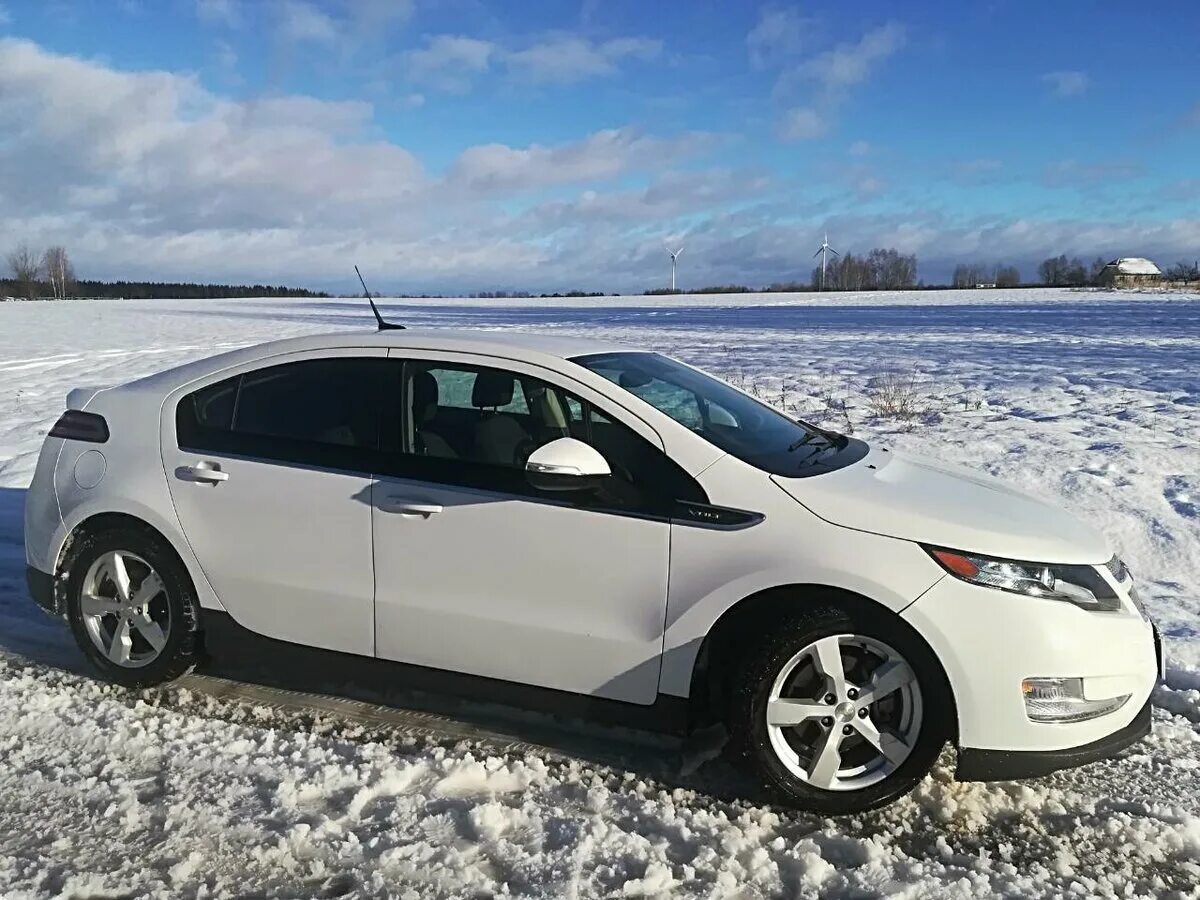 Volt me. Chevrolet Volt 2013. Chevrolet Volt 2017. Chevrolet Volt 2 белый. Chevrolet Volt 1.