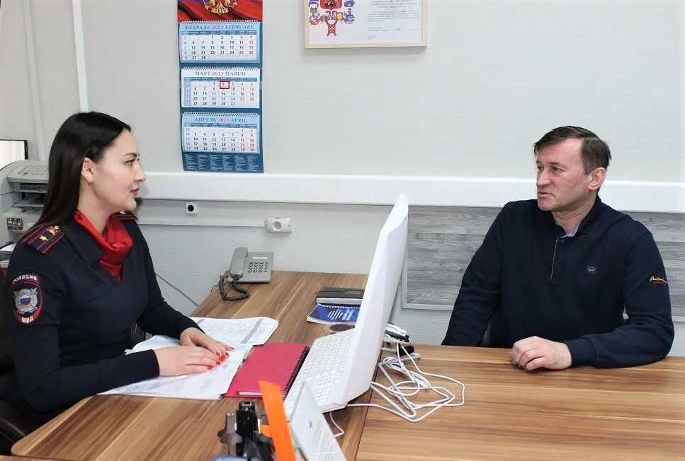 Управление по вопросам миграции дмитров. Умвд дмитров. сотрудники правоохранительных органов. сотрудник полиции. полицейский отдел.