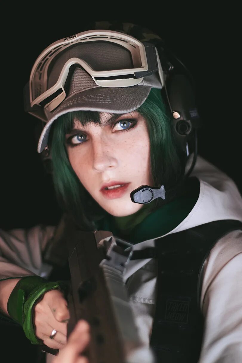 Ella 6. Ella 6. Эльжбета босак. Ela из rainbow six siege. Эла р6.