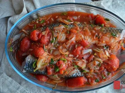 Кефаль с овощами в духовке