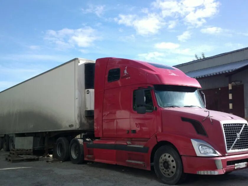Тягач в аренду с выкупом. Тягач вольво внл. volvo vnl 660 с полуприцепом. вольво внл 12. volvo vnl 670 с полуприцепом.